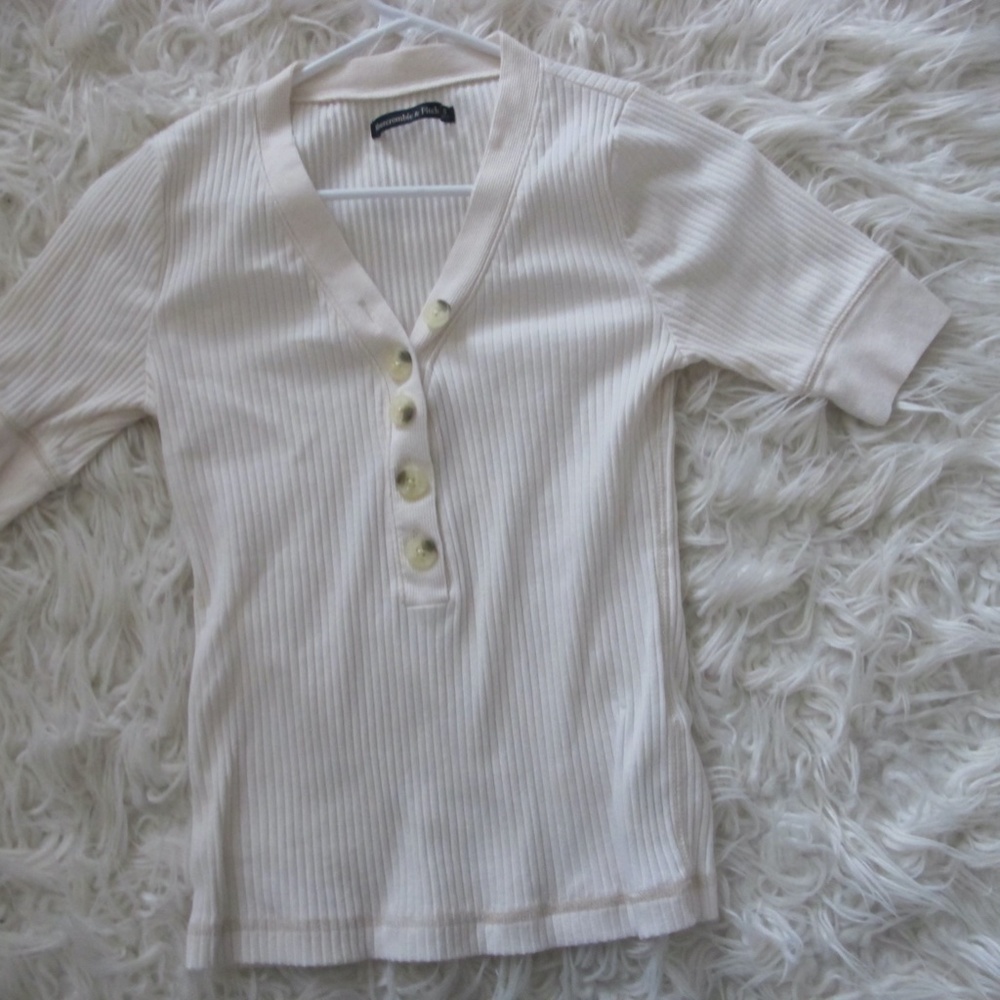 Abercrombie & Fitch Women's Short Sleeve chic staple Shirt top Size S Cream EUC - Picture 6 of 8